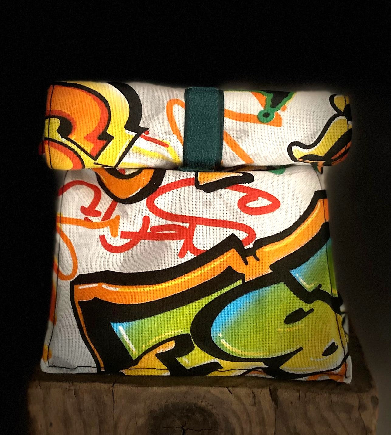 Stylischer Lunchbag im Graffiti-Look – handgemacht & einzigartig